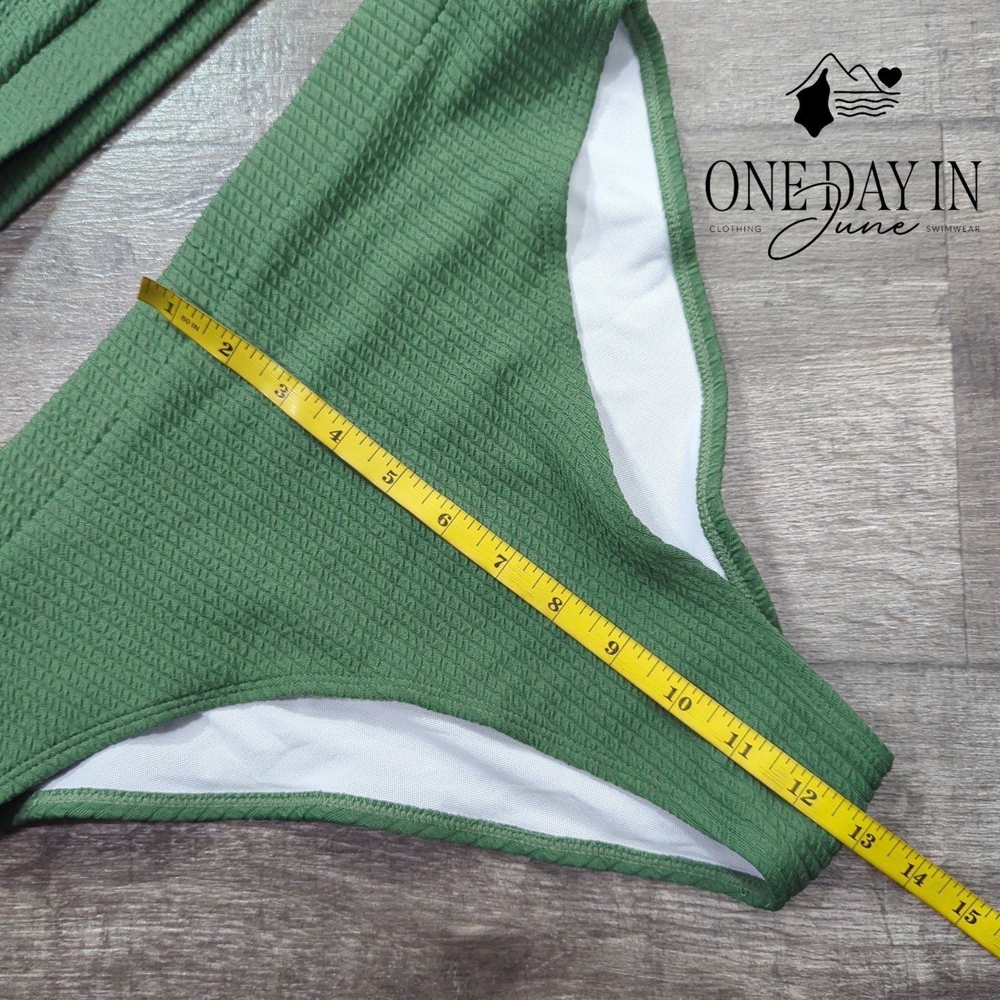 CharmLeaks Textured Crop Bikini Swimsuit Size L