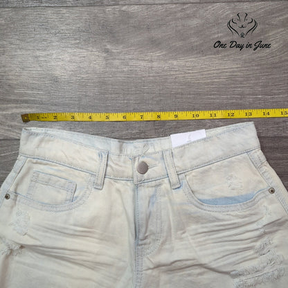 Rue 21 Girls High Rise Shortie Denim Shorts Light Wash Distressed Frayed Size 2