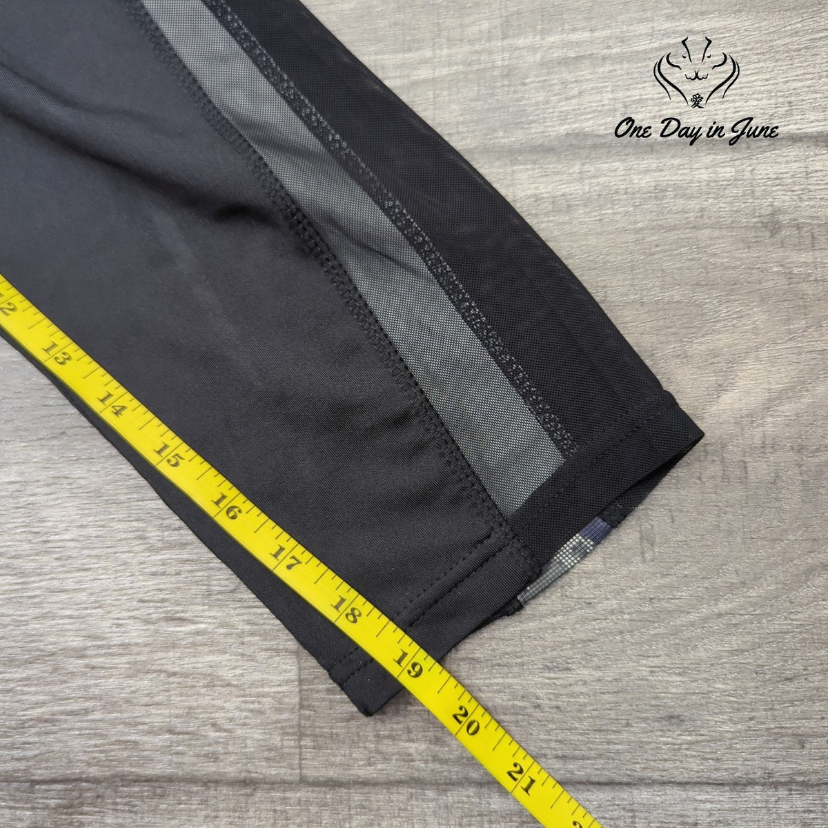 Atmosphere Tight Fit Crop Workout Leggings Black Camo Mesh NWT Size 8