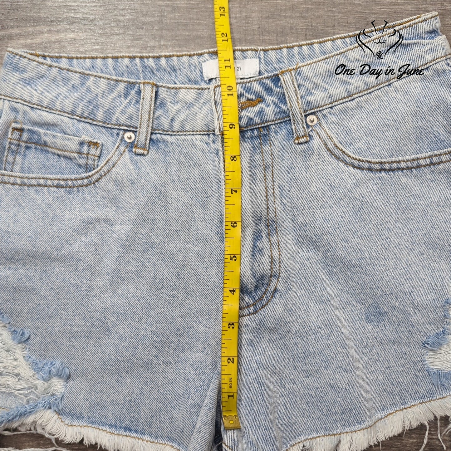 Forever 21 Denim Shorts Size 27 (4)