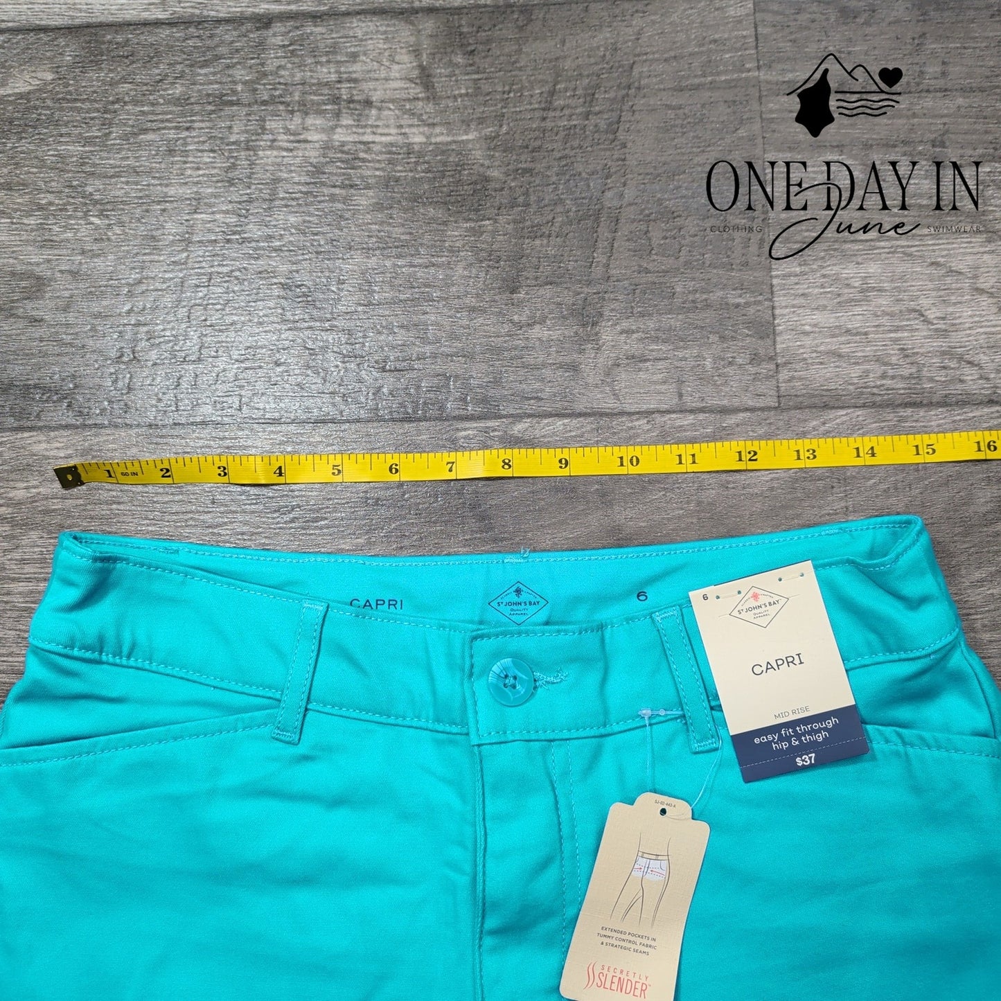 St. John's Bay Mid Rise Capri Pants Size 6