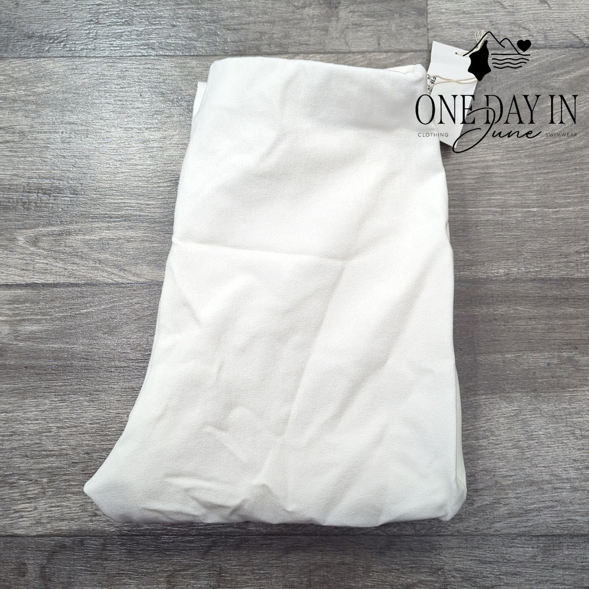 Fifteen Twenty Classic Straight Leg Pull On Pants Off White NWT Size L