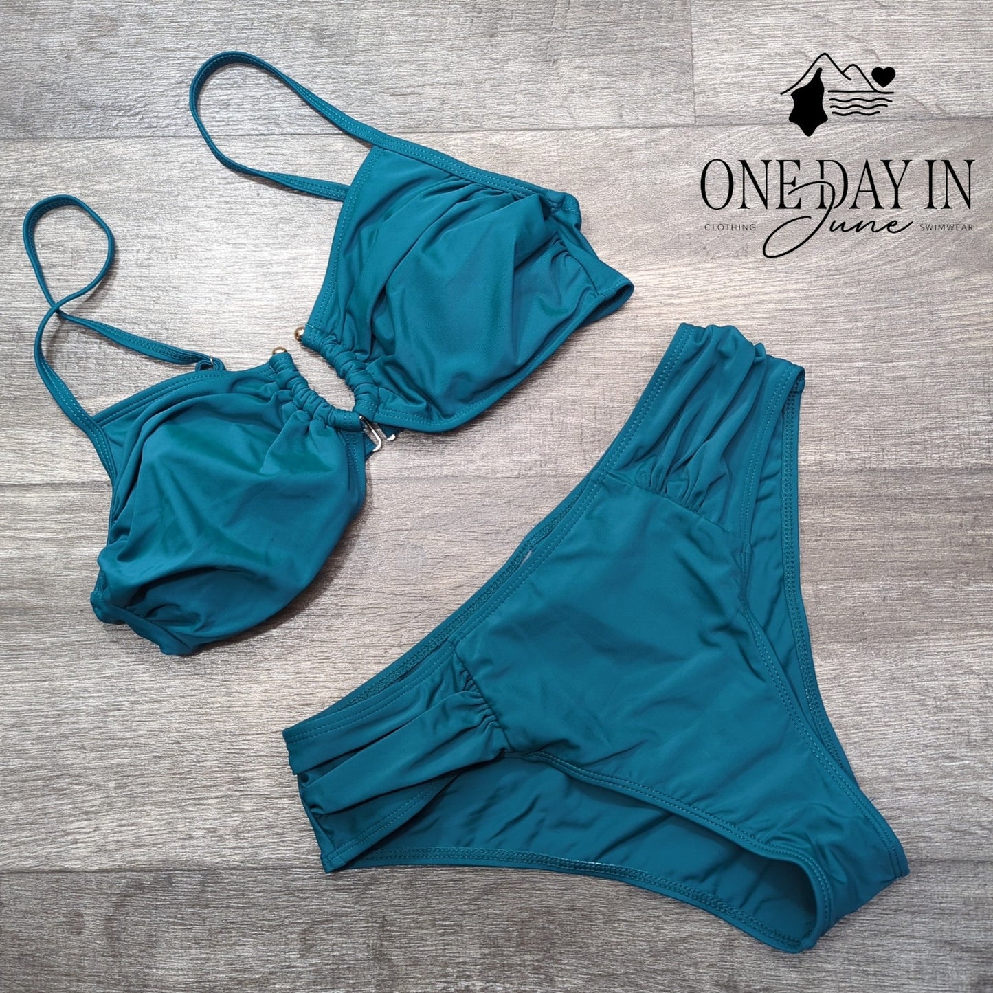 CharmLeaks Ruched Bottom Bikini Swimsuit Size M