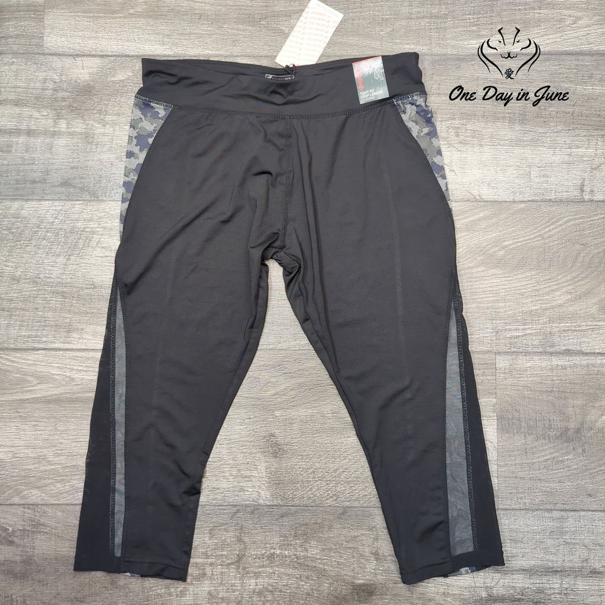 Atmosphere Tight Fit Crop Workout Leggings Black Camo Mesh NWT Size 8