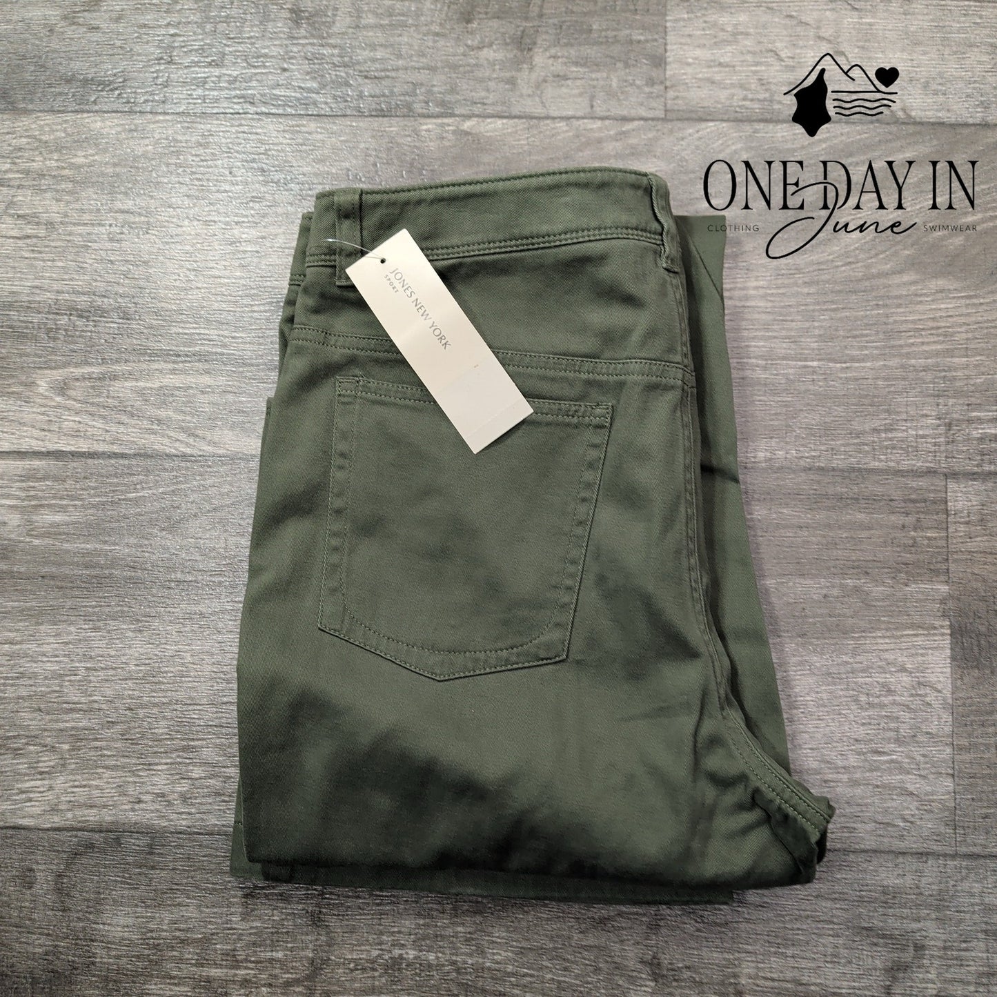 Jones New York Bootcut Jeans Green Stretch Mid Rise Wide Leg NWT Size 10