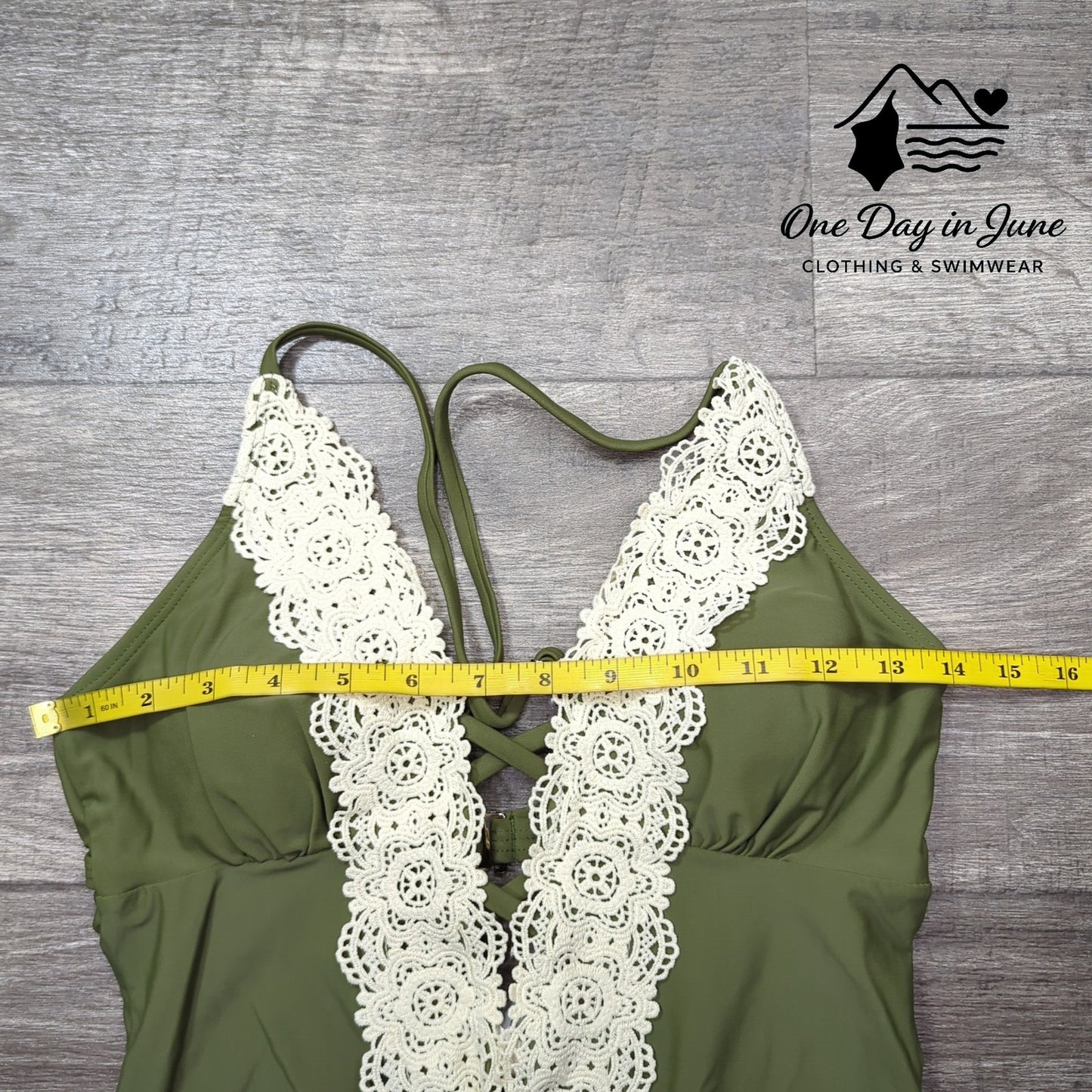 Cupshe V Neck Lace Cross Back One Piece Swimsuit Size S