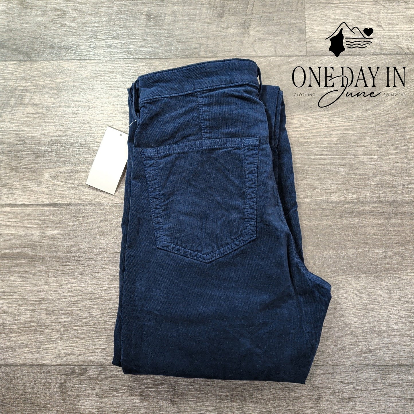 AG Adriano Goldschmied Angel Fatigue Corduroy Bootcut Pants Navy NWT Size 4 (27)