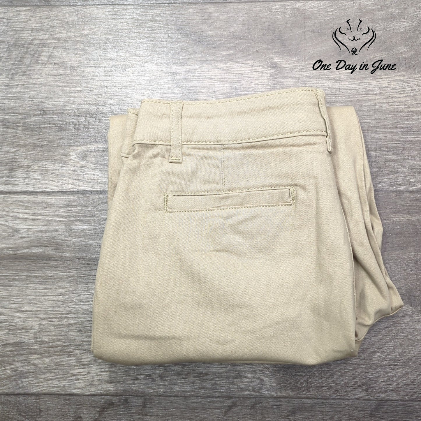 St. John's Bay Mid Rise Capri Pants Size 10