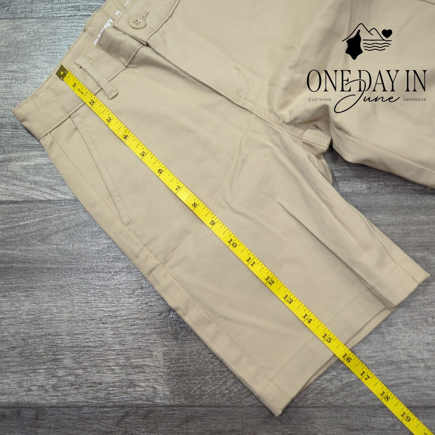 Old Navy Slim Flat Front Shorts Size 10