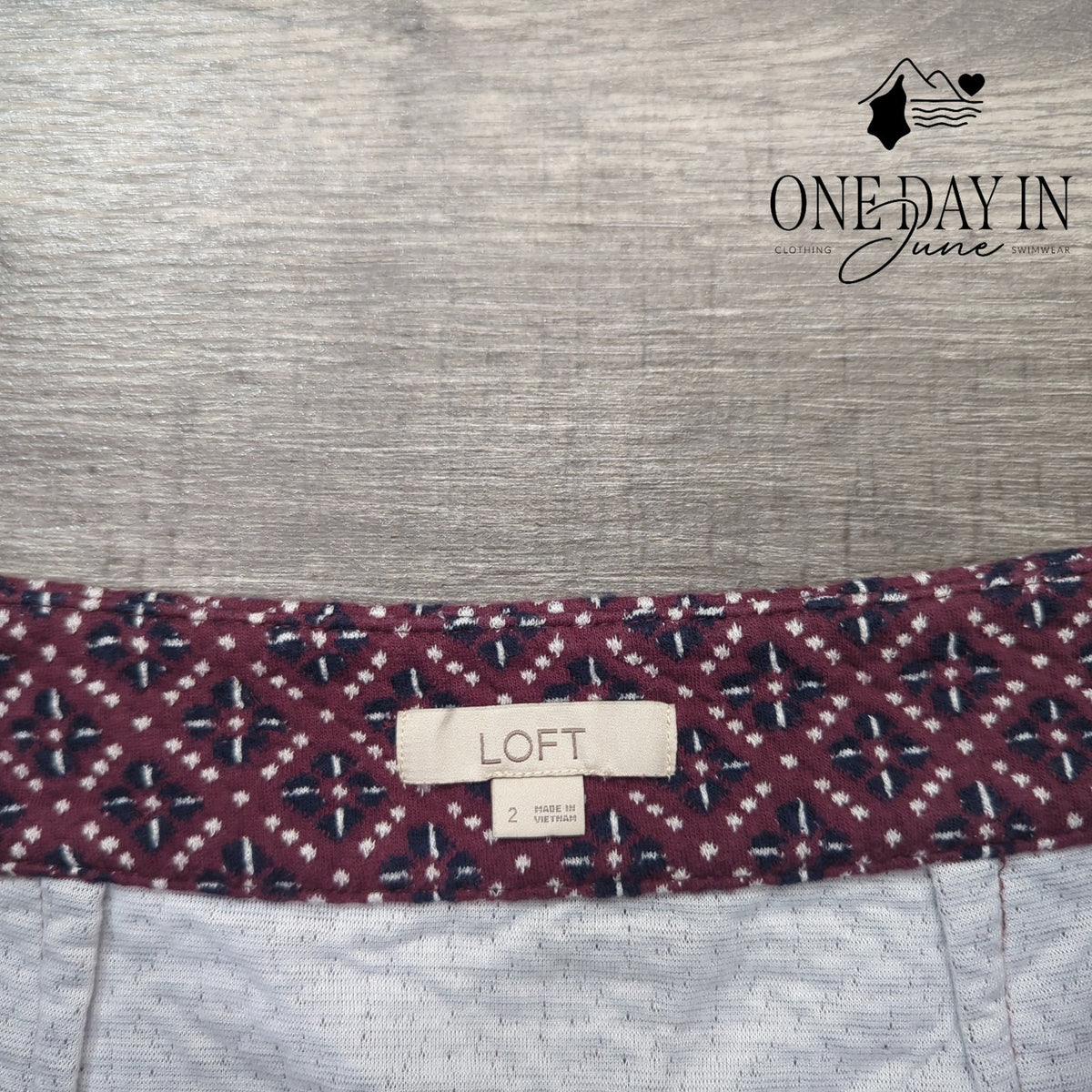 Loft Front Pocket Geometric Mini Skirt Burgundy Navy White Size 2