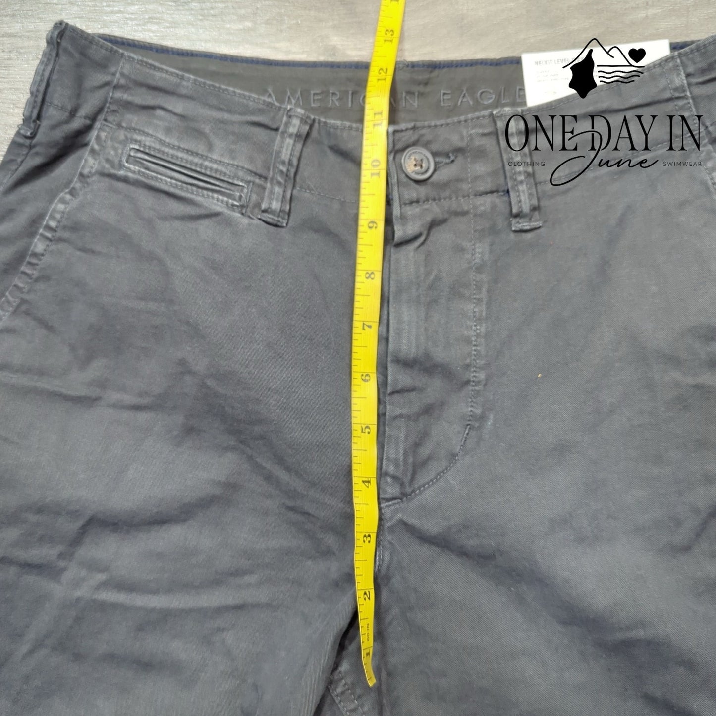 American Eagle Outfitters Classic At The Knee Shorts Size 28 (6)