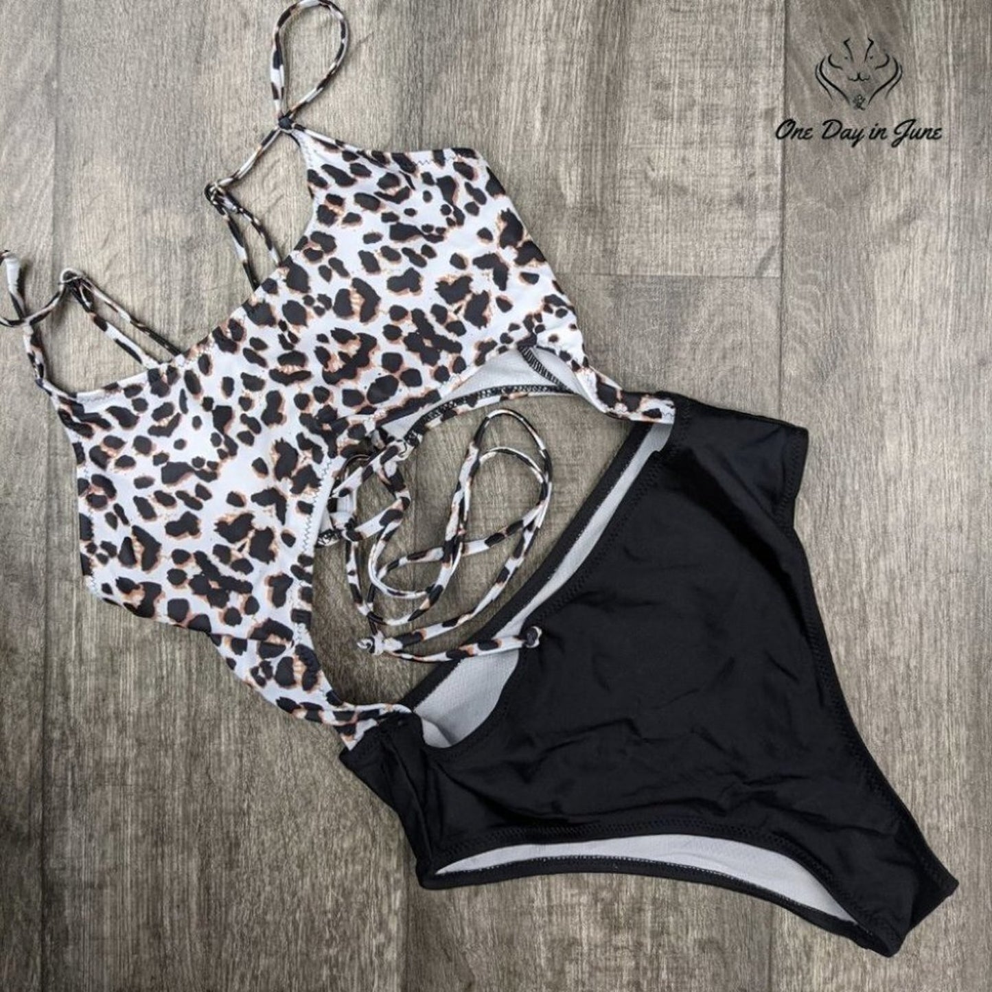 Meyeeka Scoop Neck Cut Out One Piece Size M