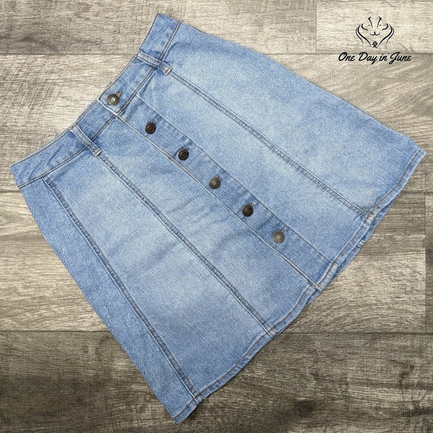 Mossimo Button Front Denim Skirt Size 4