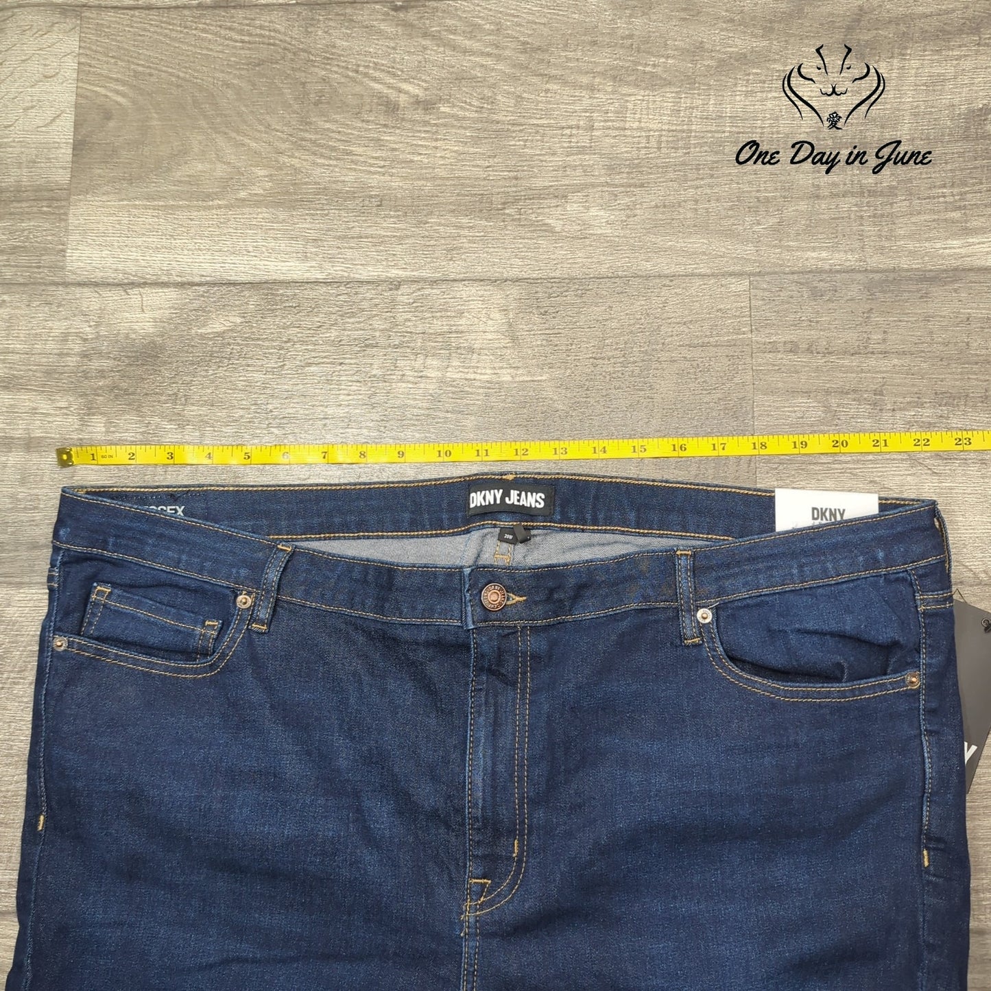DKNY Plus Size Essex Mid Rise Skinny Jeans Size 20W