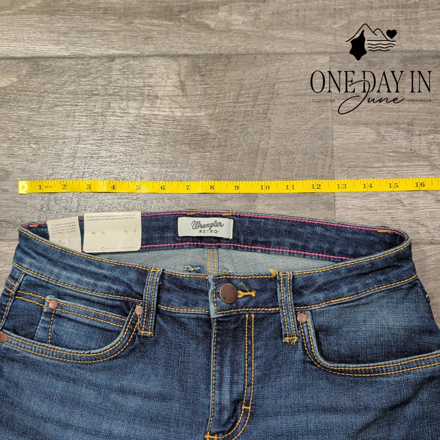 Wrangler Juniors Mae Mid Rise Boot Cut Jeans Size 7 (29X32)