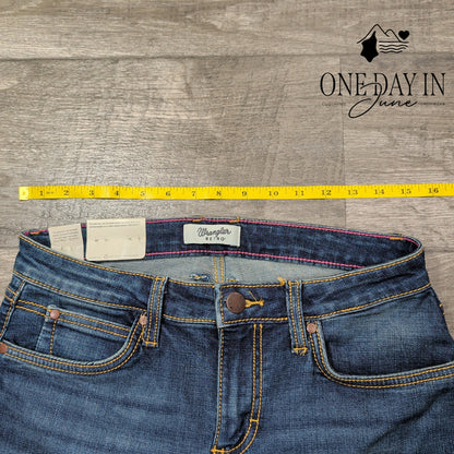 Wrangler Juniors Mae Mid Rise Boot Cut Jeans Size 7 (29X32)