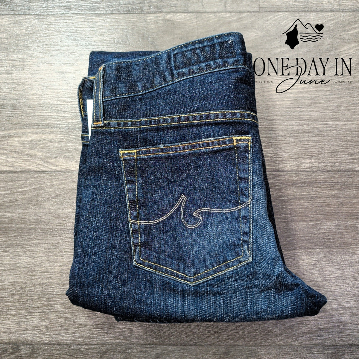 AG Adriano Goldschmied Nikki Crop Relaxed Skinny Jeans Blue NWT Size 4 (27)