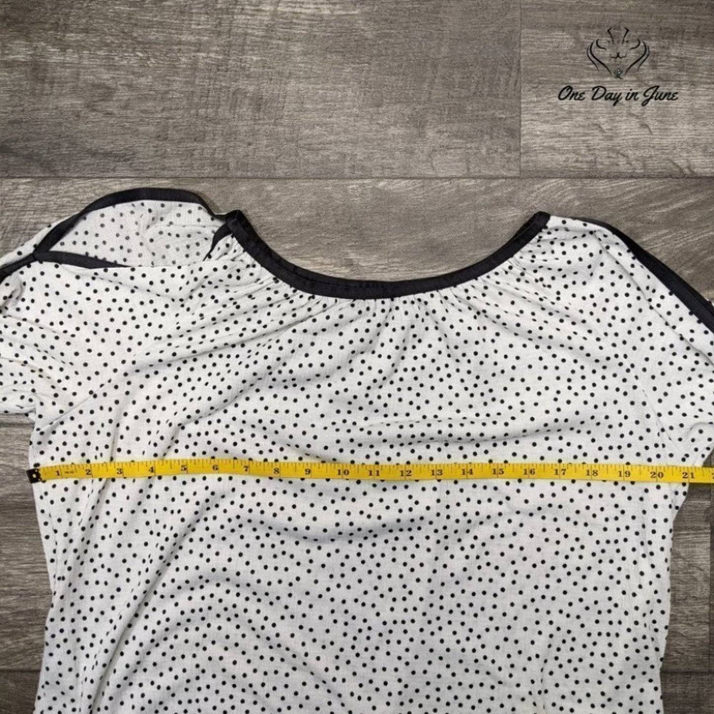 Jones New York Women's Polka Dot Cold Shoulder Long Sleeve Top Size M