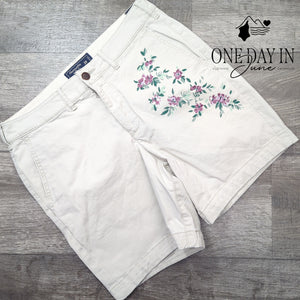 Abercrombie & Fitch 7" Inseam Embroidered Shorts Size 28 (6)