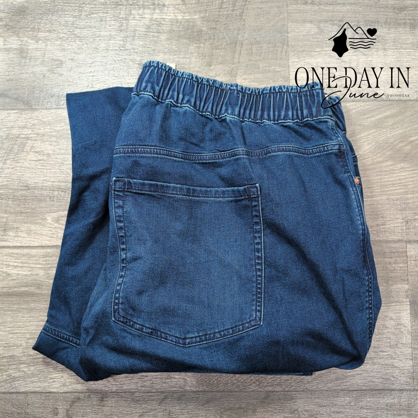 Lane Bryant Pull-On Lightweight Denim Straight Jeans Drawstring NWT Size 26