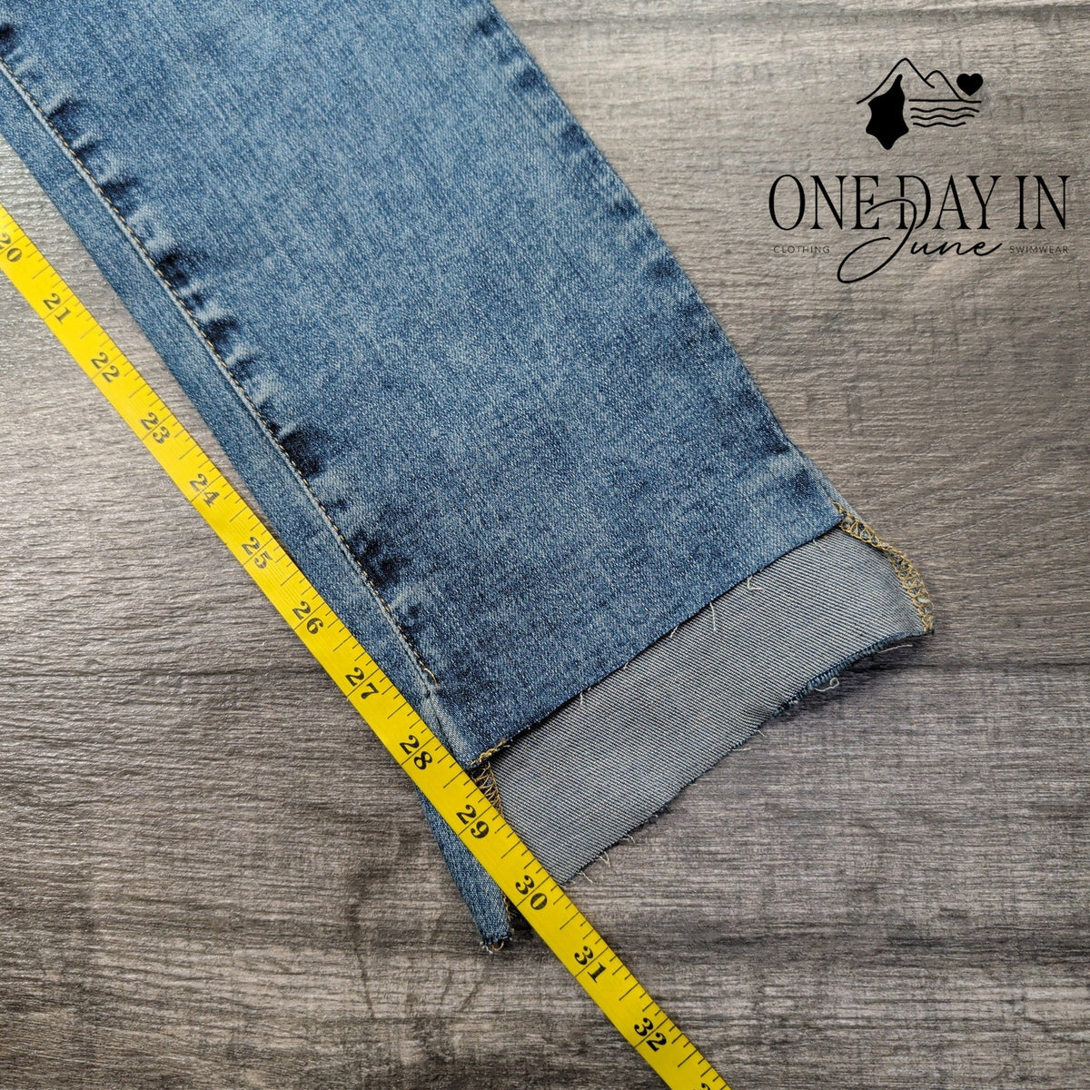 AG Adriano Goldschmied The Sophia High Rise Skinny Jeans NWT Size 4 (27)