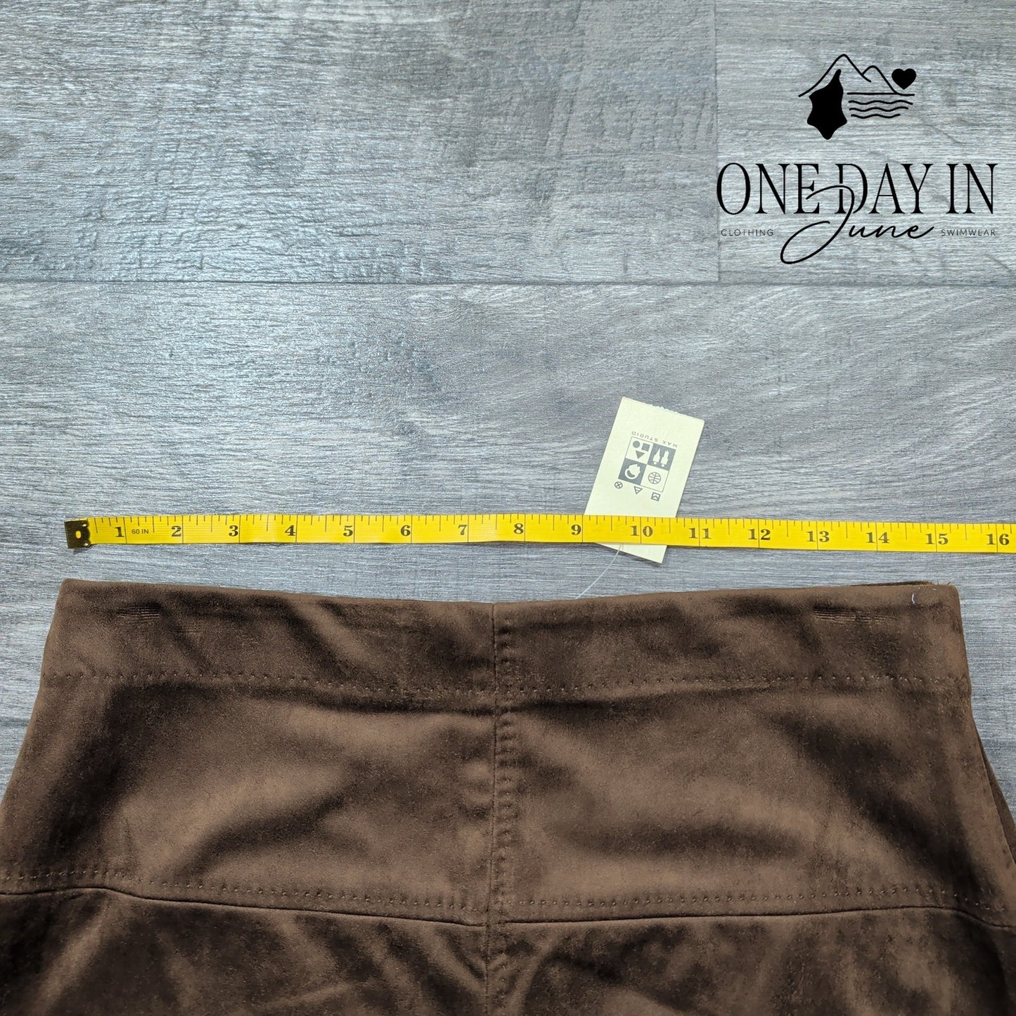 Max Studio Pull On Faux Suede Skirt Size M