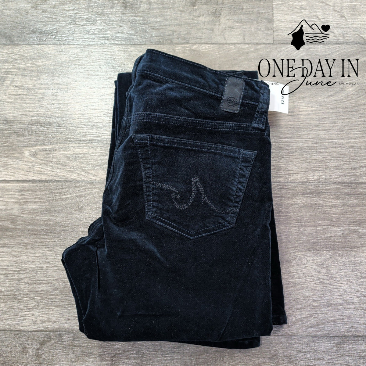 AG Adriano Goldschmied The Angel Low Rise Bootcut Velveteen Navy NWT Size 4 (27)