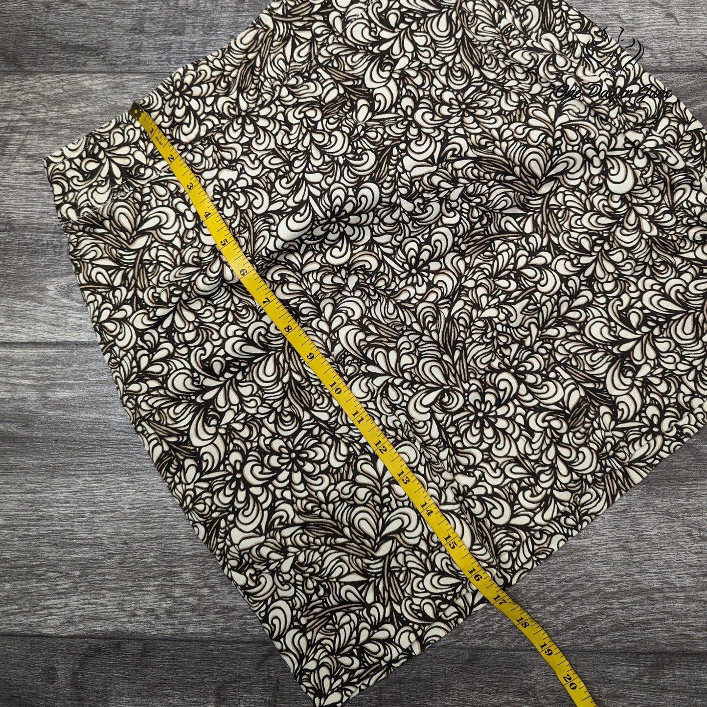 Geoffrey Beene Sport Stretch Mini Skirt Size 2