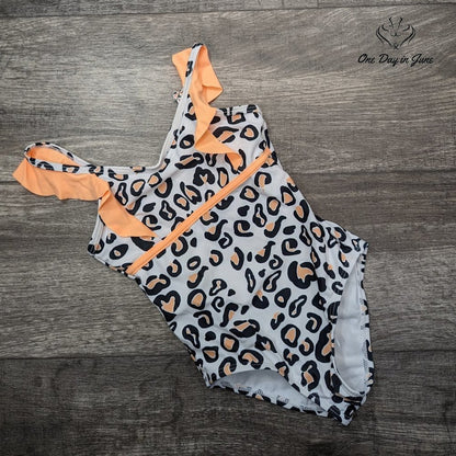 Amzbrly Girl's Ruffle Shoulder Leopard One Piece Swimsuit Size M