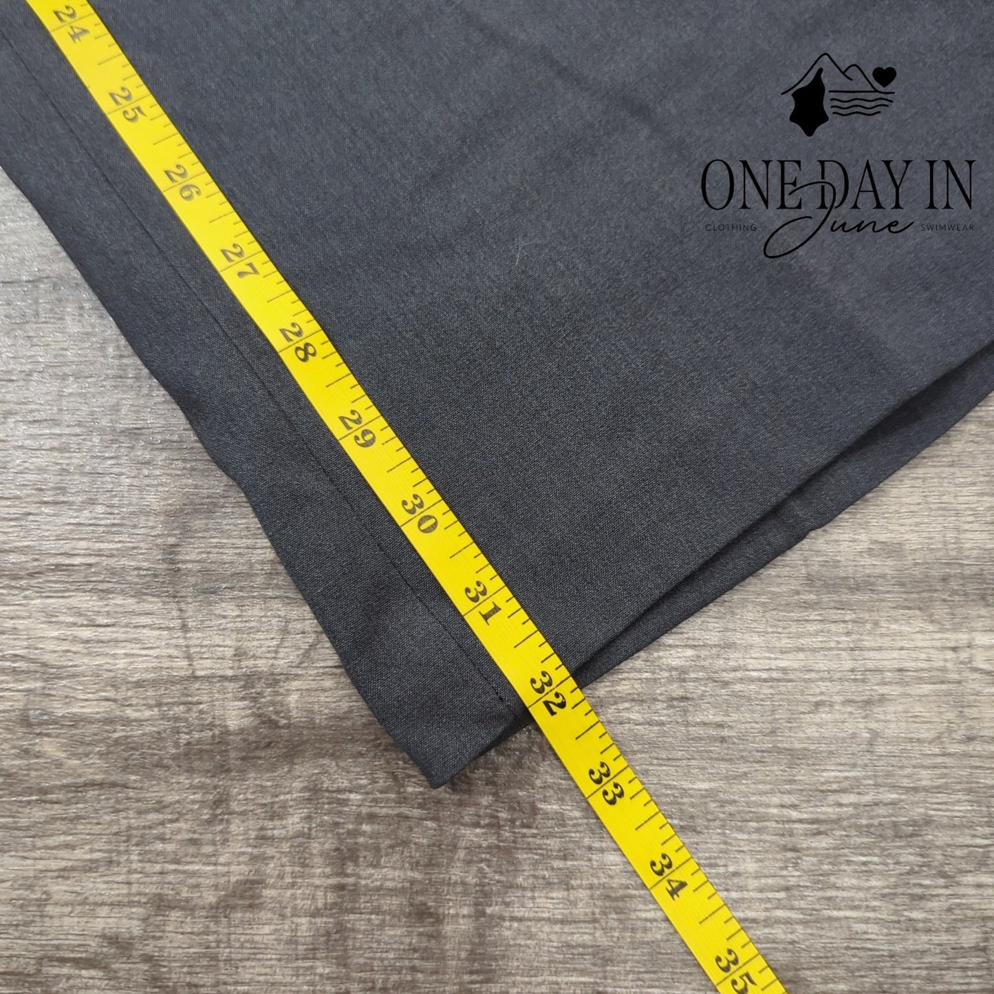 Calvin Klein Classic Fit Straight Leg Dress Pants Size 4