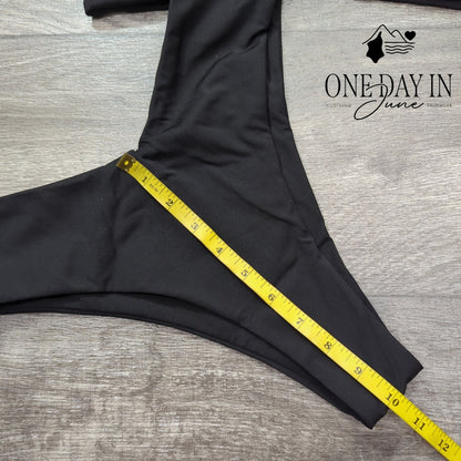 CharmLeaks Knot Front High Cut Bikini Swimsuit Size S