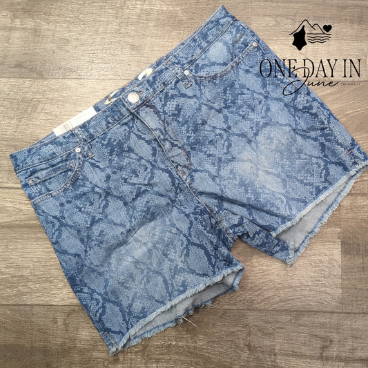 Seven7 5" Weekend Shorts Size 16