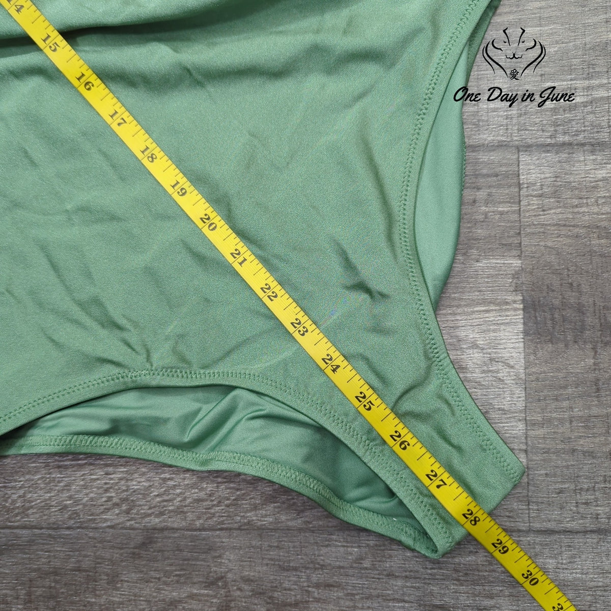 Cupshe Sage Crisscross Halter One Piece Swimsuit Green NWT Size M