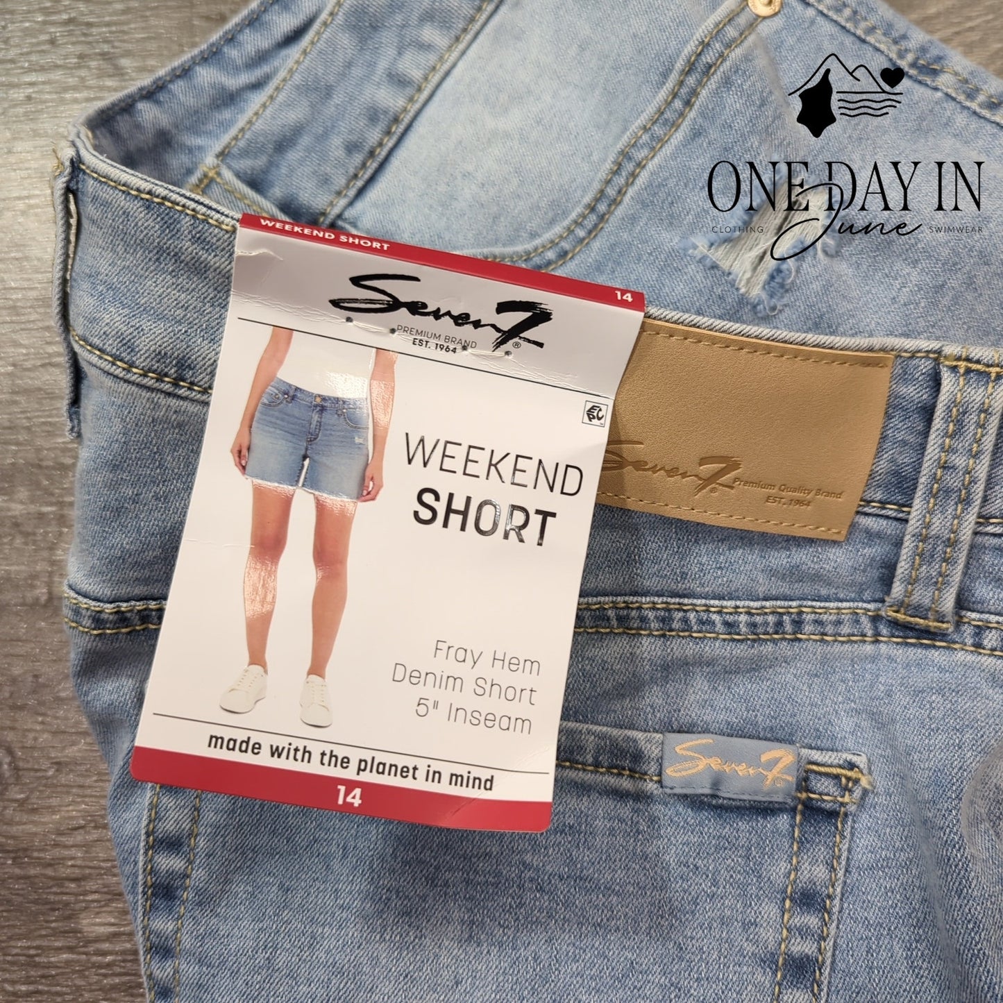 Seven7 Fray Hem Weekend Denim Shorts Size 14