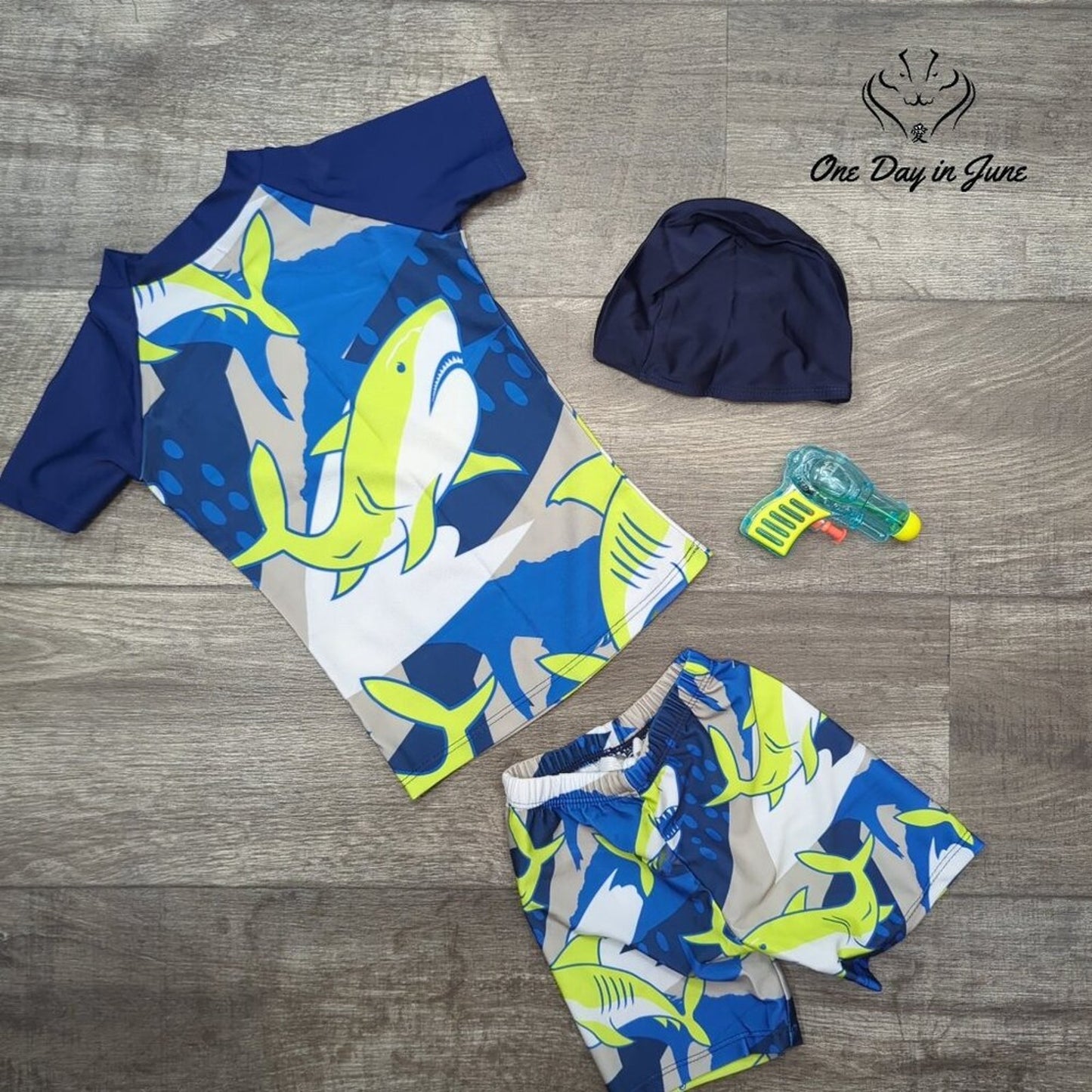 Amiyan 4 Piece Rash Guard Swim Trunk Cap Water Pistol Size L