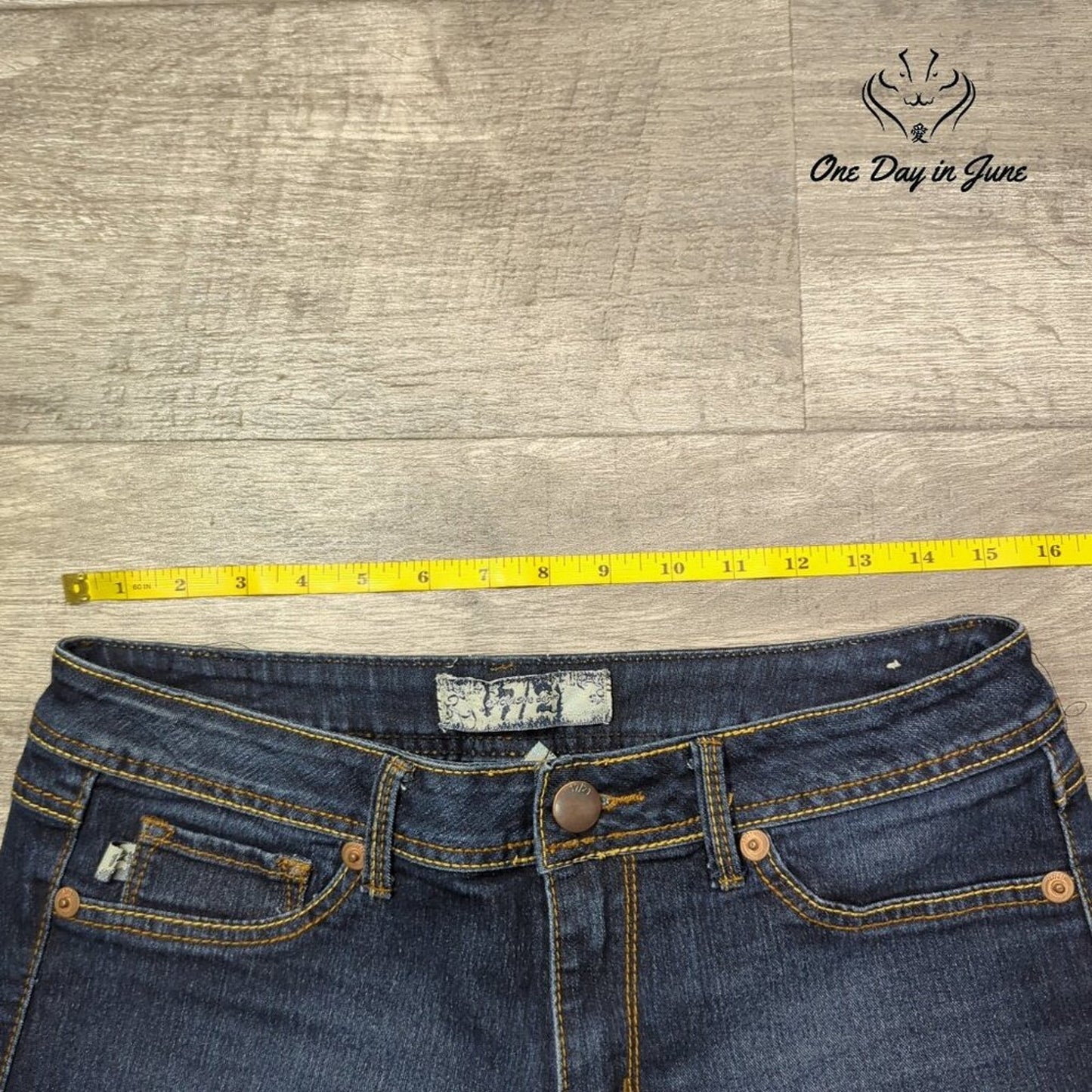 17/21 Denim Denim Shorts Size 6