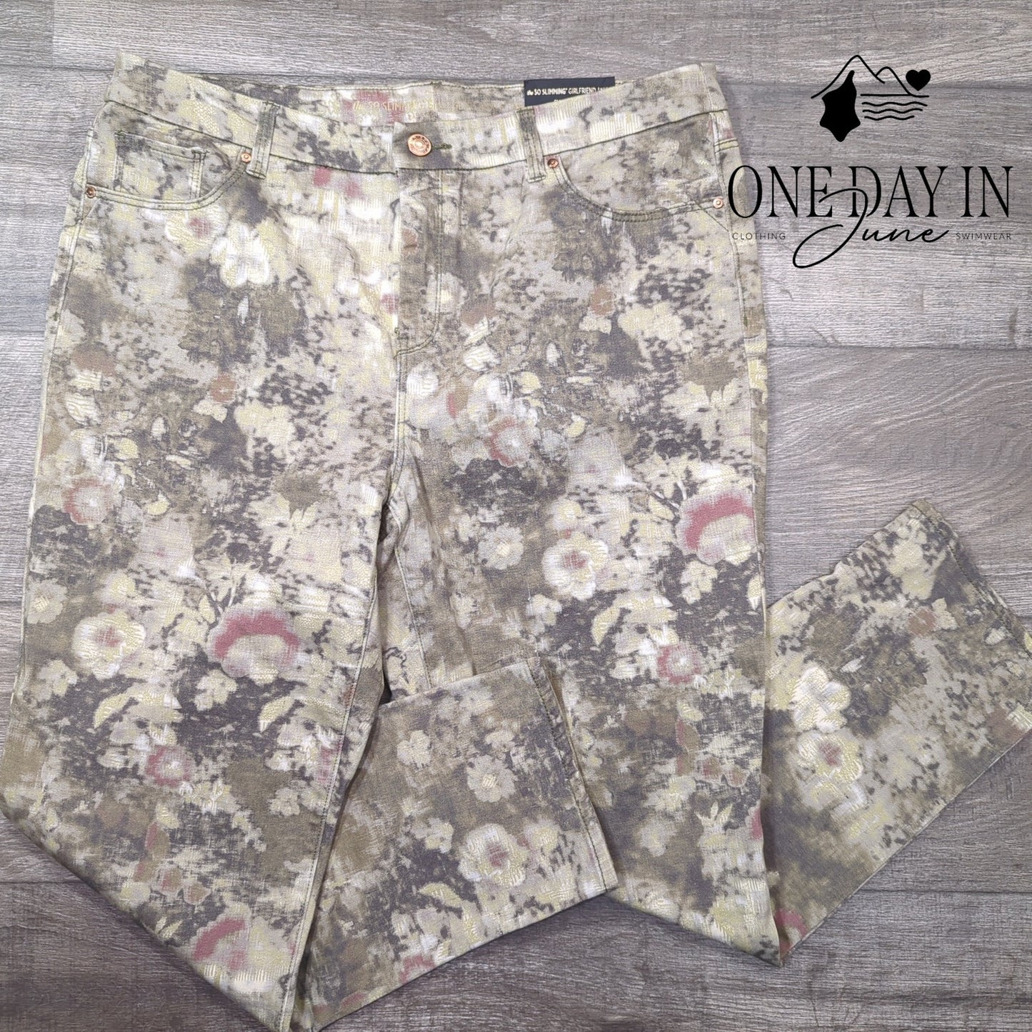 Chico's So Slimming Girlfriend Ankle Jeans Size Chico's 3 (16)