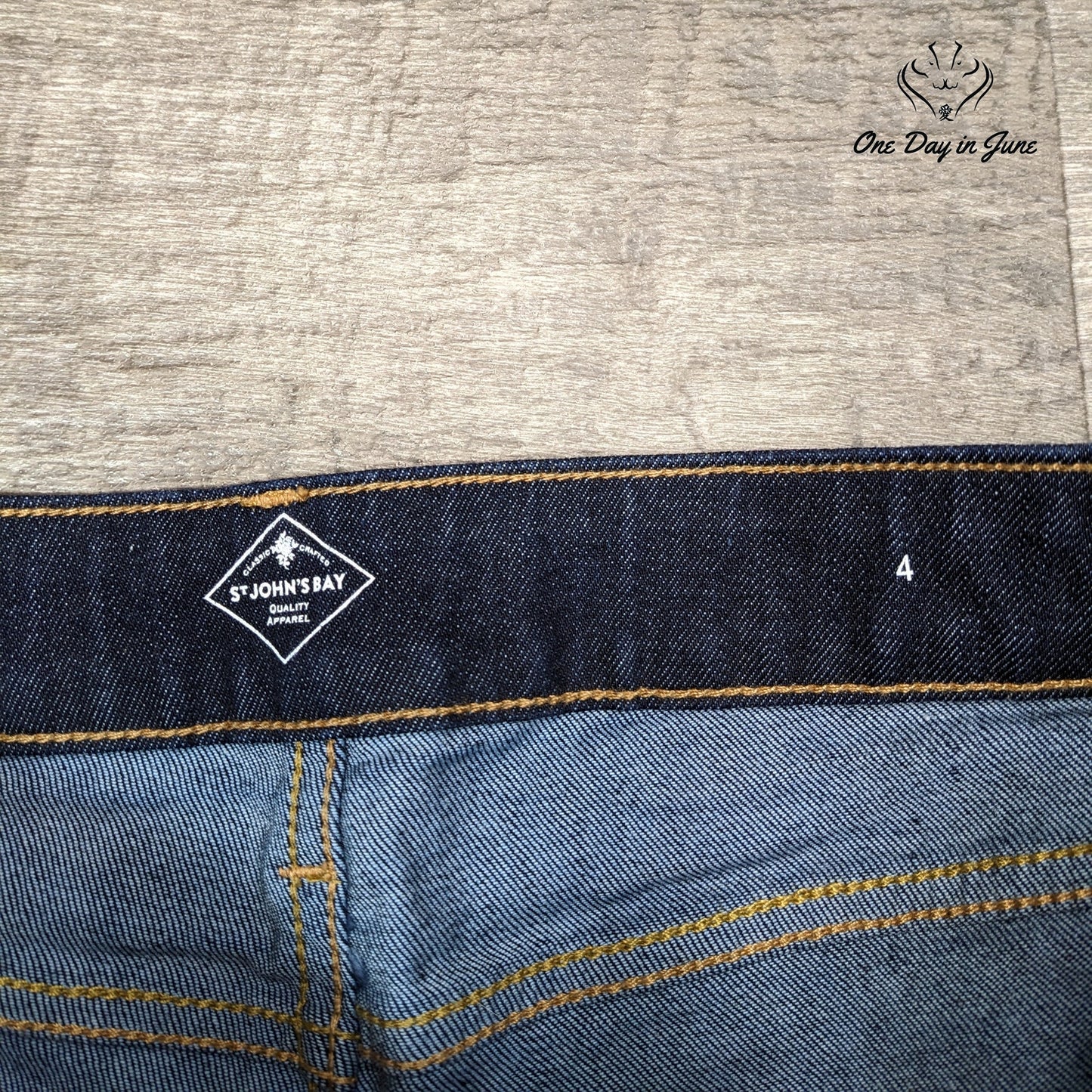 St. John's Bay Cropped Jeans Size 4