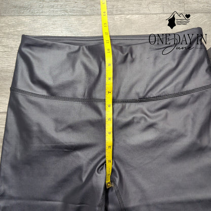 90 Degree Black Cire Cropped Leggings Size L