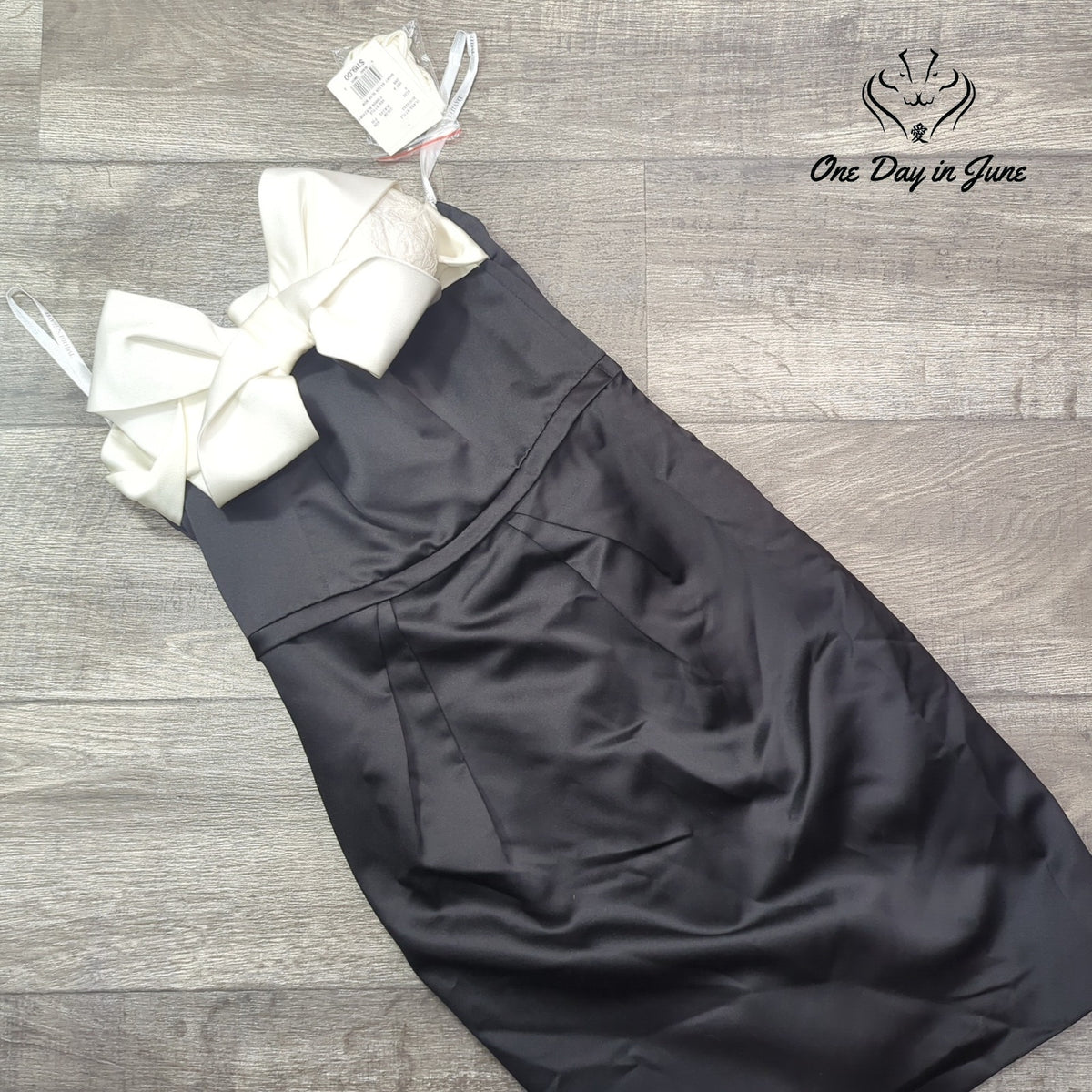 David's Bridal Black Ivory Satin Bow Strapless Cocktail Dress NWT Size 4