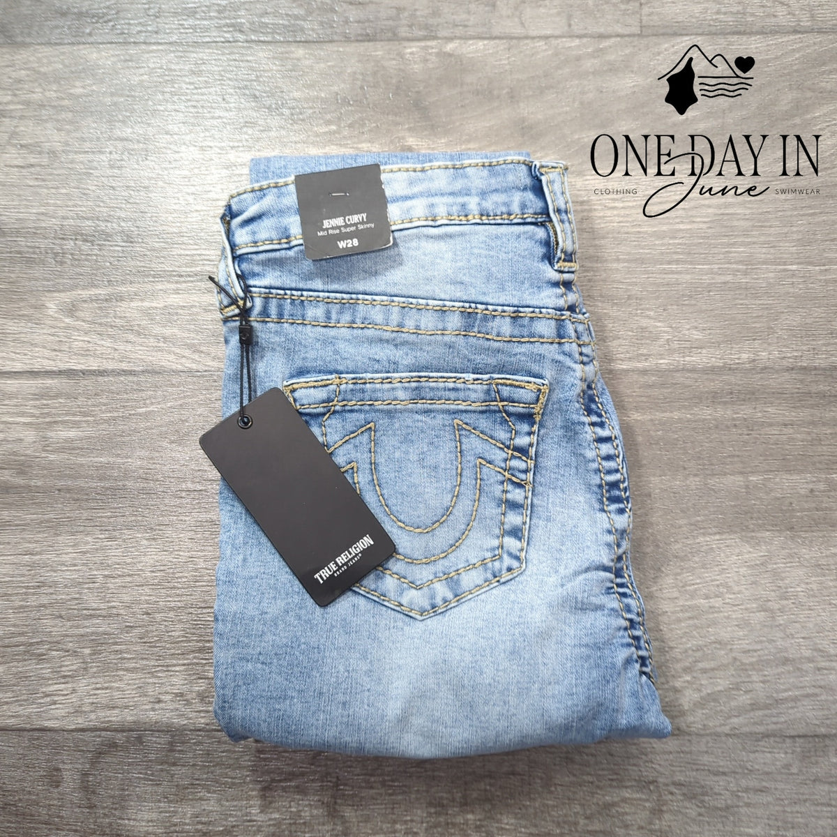True Religion Jennie Curvy Super Skinny Distressed Jeans NWT $199 Size 28 (6)