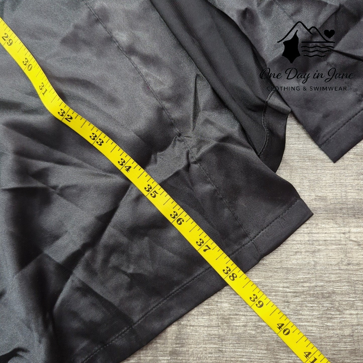 2inrobes Short Silky Robe Size XL