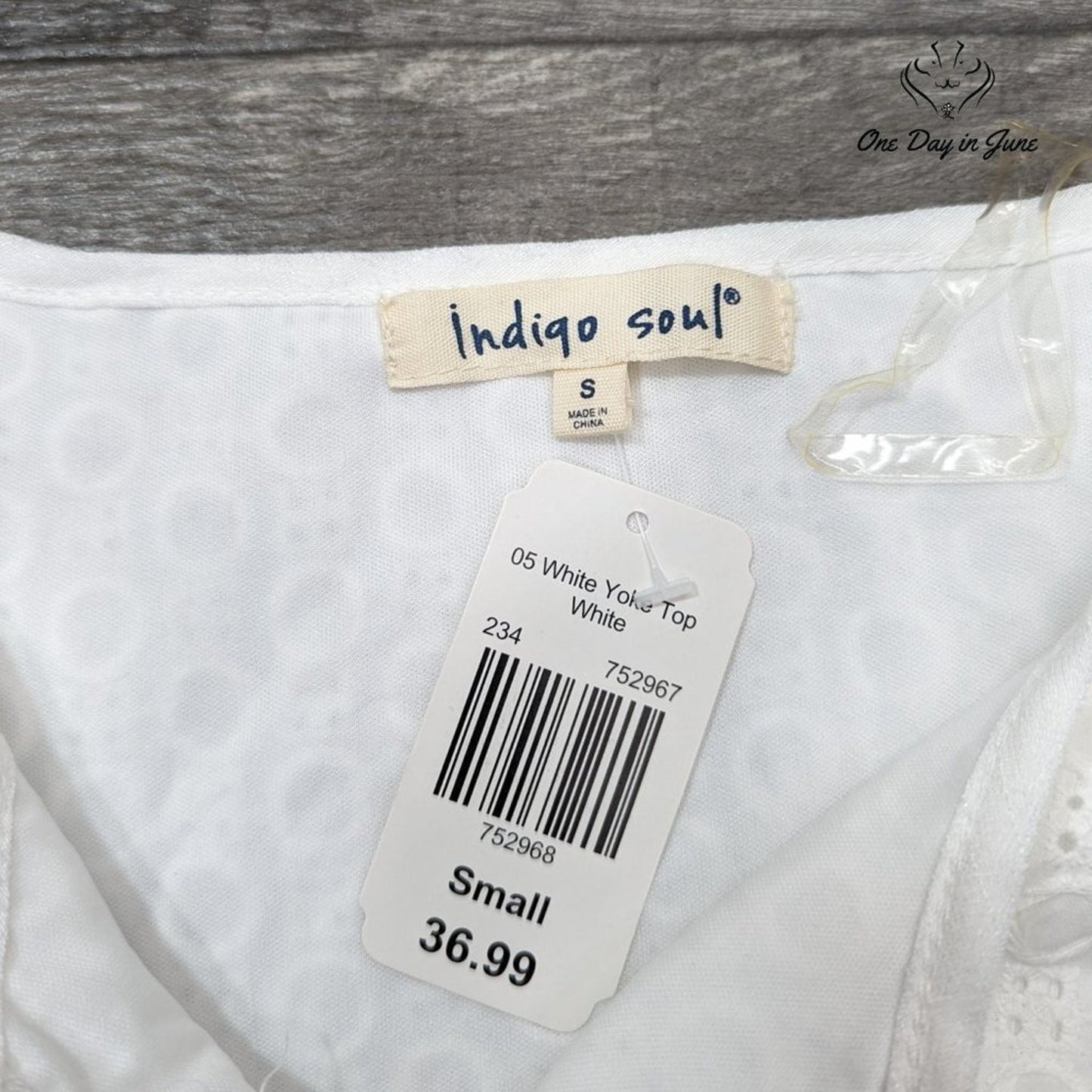 Indigo Soul Long Sleeve Yoke Top Size S