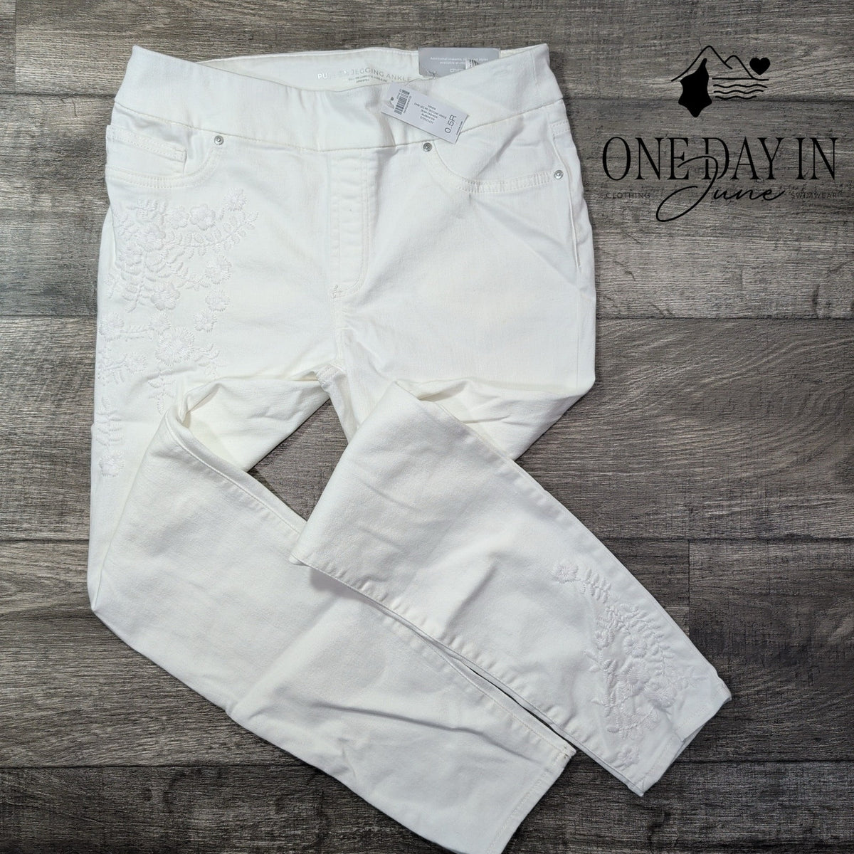 Chico's Embroidered Pull On Jegging Ankle Jeans White Size 0.5R 6 NWT Size 6