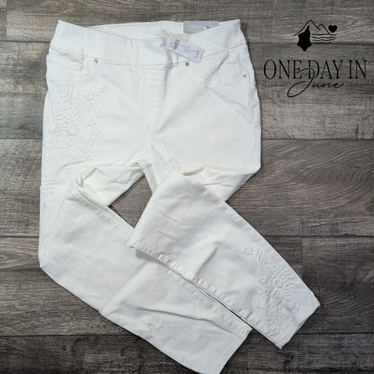 Chico's Embroidered Pull On Jegging Ankle Jeans White Size 0.5R 6 NWT Size 6