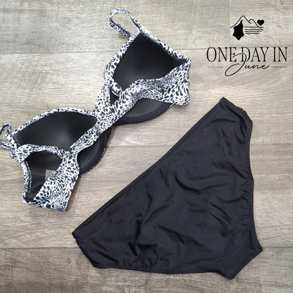 CharmLeaks Twist Front Molded Cup Bikini Swimsuit Size XL