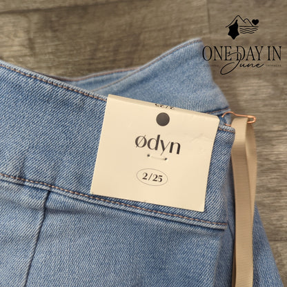 Odyn High Rise Wide Leg Jeans Light Wash Double Button NWT Size 2