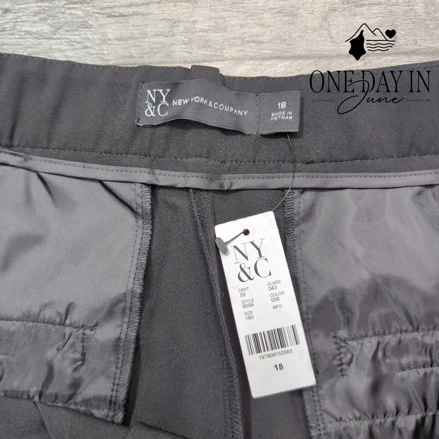 New York & Company Plus Size STraight Leg Dress Pants Size 18