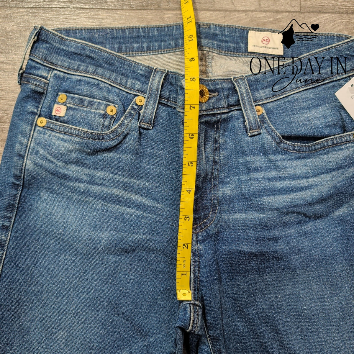 AG Adriano Goldschmied Straight Leg Jeans Medium Blue Wash NWT Size 4 (27)
