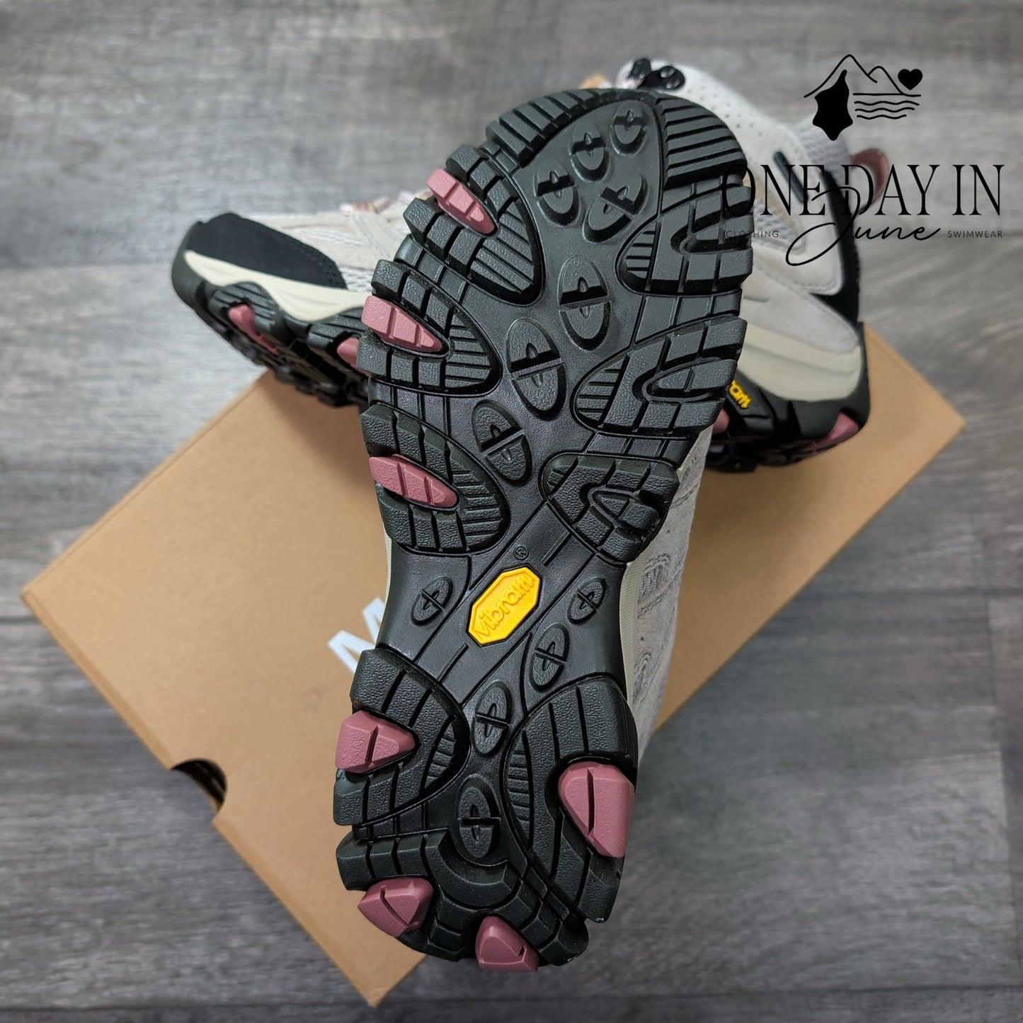 Merrell Moab 3 Mid Waterproof Hiking Boots Size 8.5